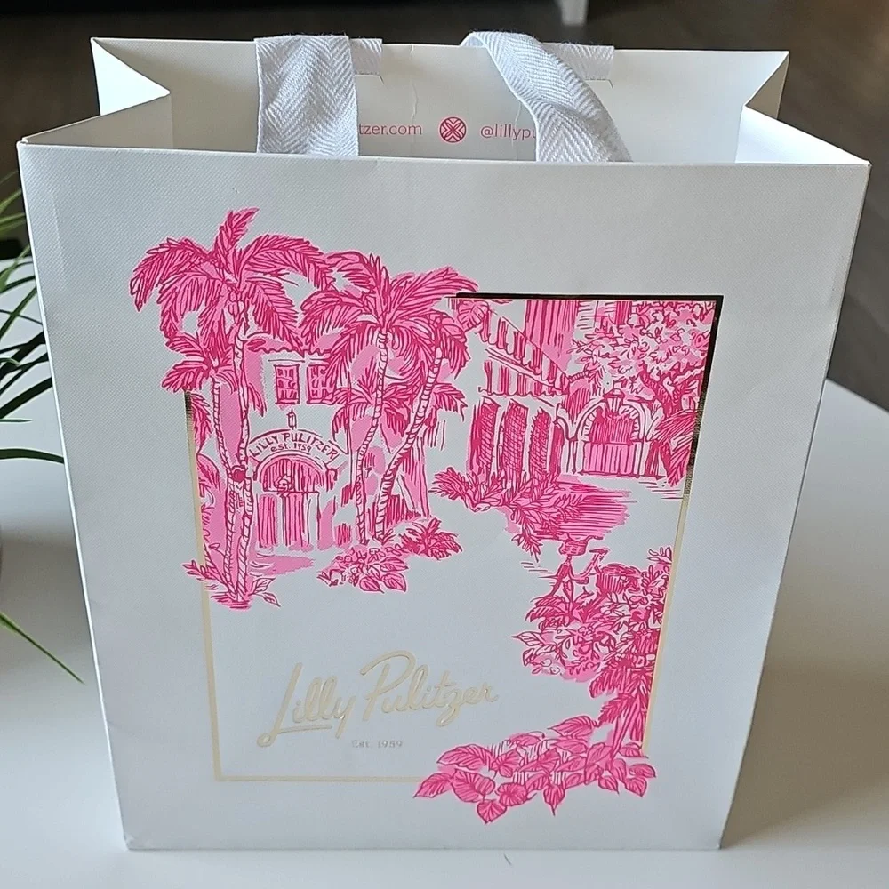 Lilly Pulitzer Pink and White Graphic Tote Gift Bag